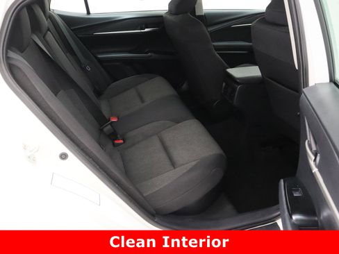 Used 2025 Toyota Camry LE FWD image 31