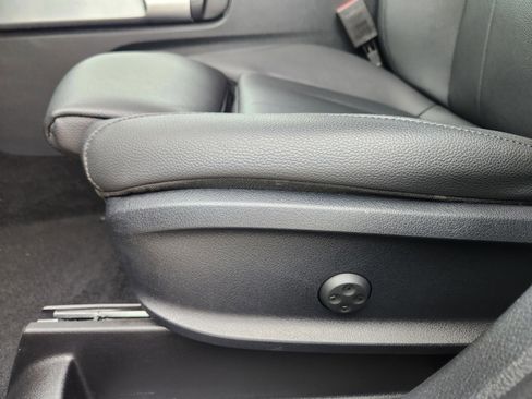 Used 2024 Mercedes-Benz GLB 250 GLB 250 image 25