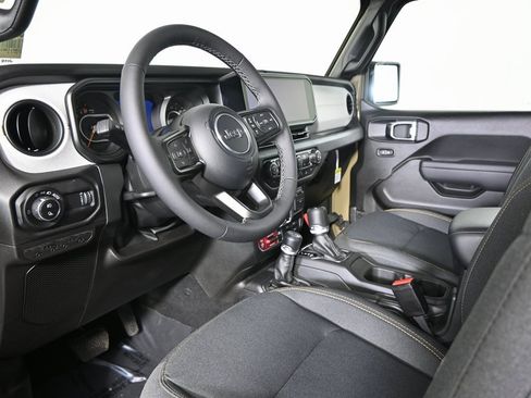 New 2025 Jeep Gladiator Willys image 23