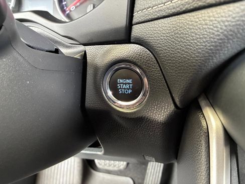 Used 2021 Toyota RAV4 XLE Premium image 27