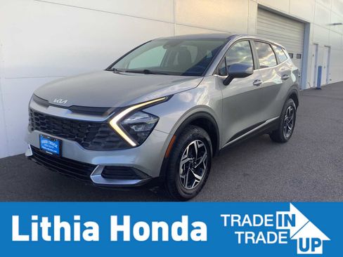 Used 2023 Kia Sportage LX image 1
