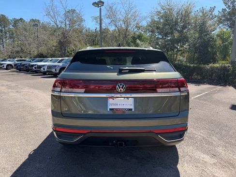 New 2026 Volkswagen Atlas Cross Sport SE FWD image 6