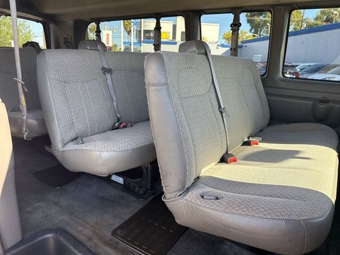 Used 2017 Chevrolet Express 3500 LT w/ LT Preferred Equipment Group image 13