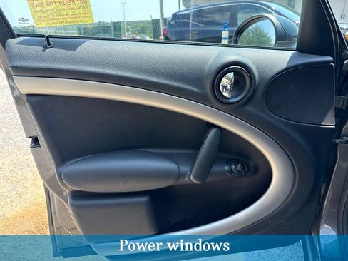 Used 2012 MINI Cooper Countryman FWD image 9