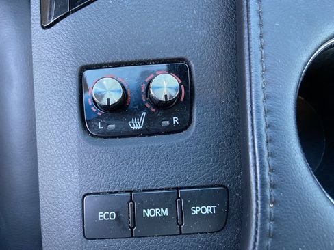 Used 2018 Toyota Avalon Touring w/ All Weather Liner Package FWD image 43