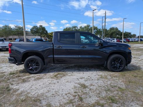 Used 2023 Chevrolet Silverado 1500 Custom image 3