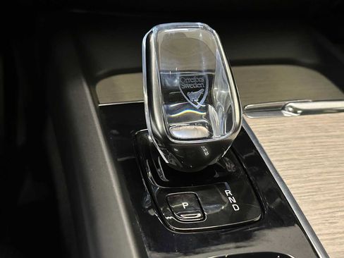 Used 2022 Volvo XC60 B6 Inscription w/ Climate Package image 17