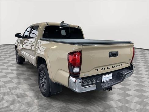 Used 2018 Toyota Tacoma SR5 RWD image 10