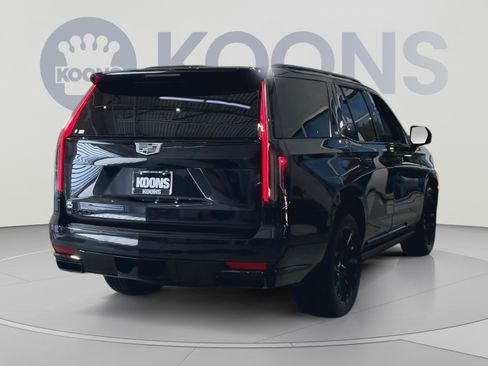 Used 2024 Cadillac Escalade Sport w/ LPO, ONYX Package AWD/4WD image 10