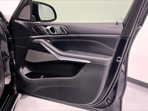 Certified 2023 BMW X7 M60i image 18