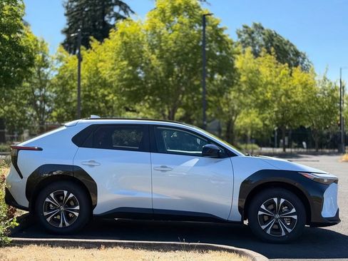 Certified 2025 Toyota bZ4X FWD w/ Weather Package image 4