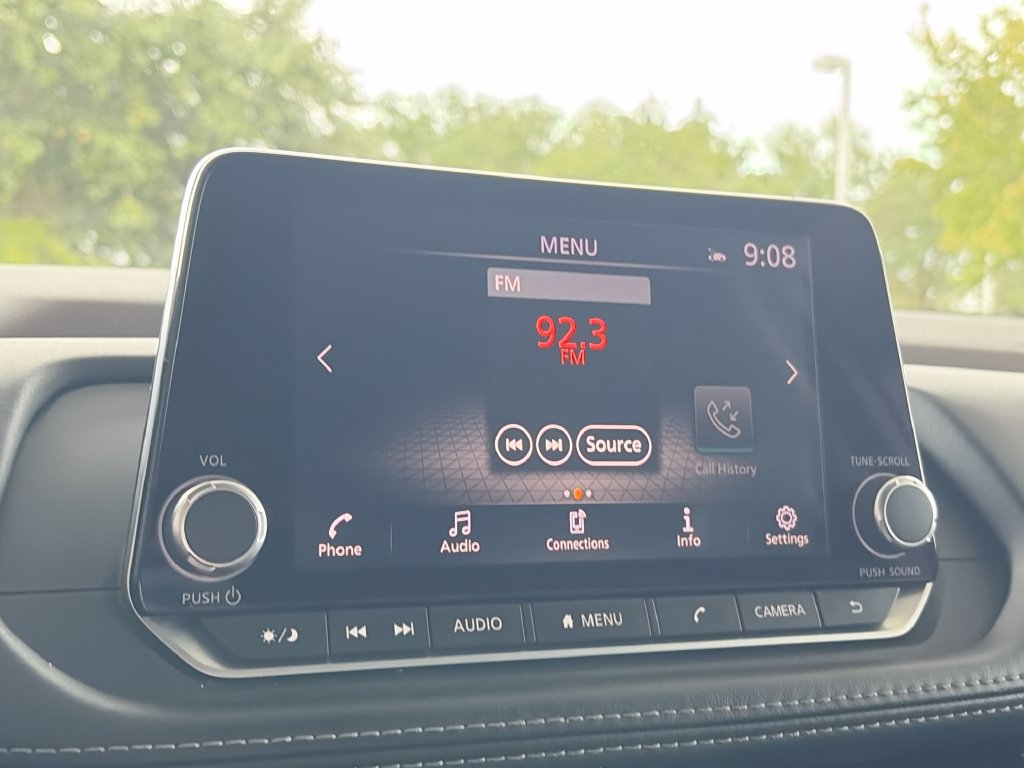 Used 2023 Nissan Rogue SV FWD image 18