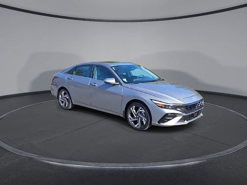 New 2026 Hyundai Elantra Limited FWD image 2