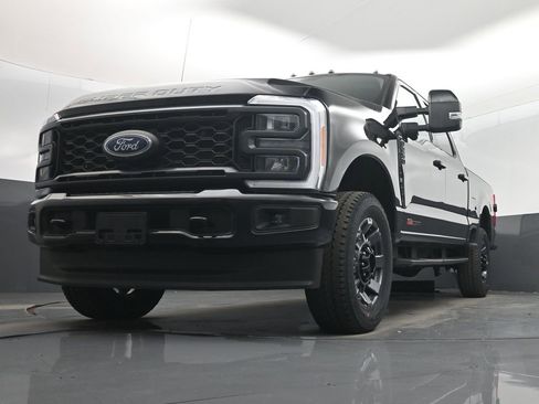 Used 2023 Ford F250 Lariat w/ Sport Appearance Package image 52