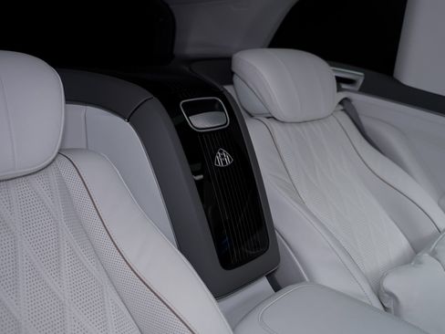 Used 2025 Mercedes-Benz Maybach GLS 600 4MATIC image 78