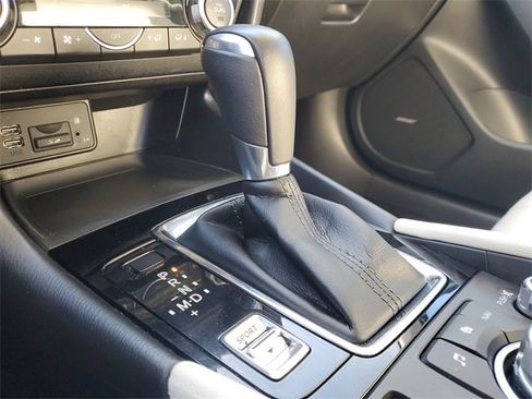 Used 2018 MAZDA MAZDA3 Grand Touring image 32