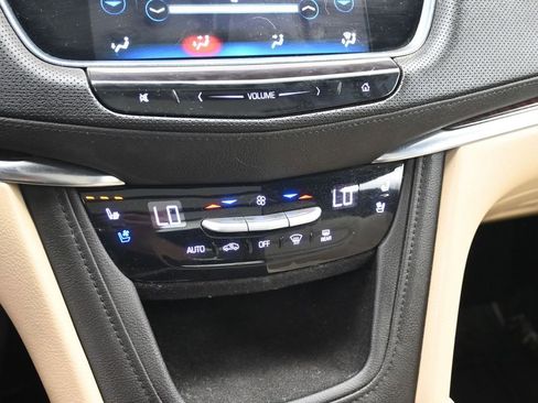 Used 2018 Cadillac XT5 Premium Luxury image 19