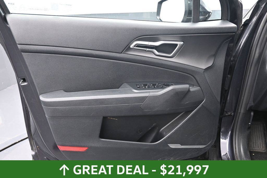 Used 2026 Kia Sportage LX FWD image 21