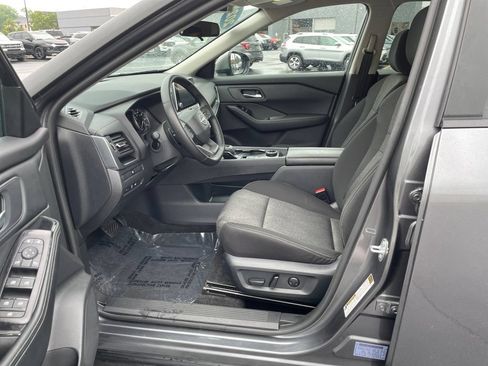 Used 2025 Nissan Rogue SV AWD/4WD image 13