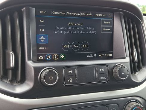 Used 2020 Chevrolet Colorado LT w/ Safety Package RWD image 16