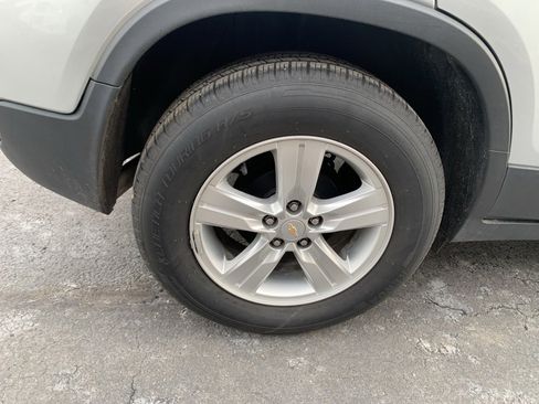 Used 2020 Chevrolet Trax LS w/ Tint and Cruise Package image 10