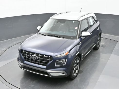 Used 2023 Hyundai Venue Limited w/ Cargo Package image 42