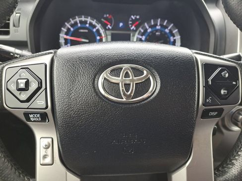 Used 2015 Toyota 4Runner Limited image 30