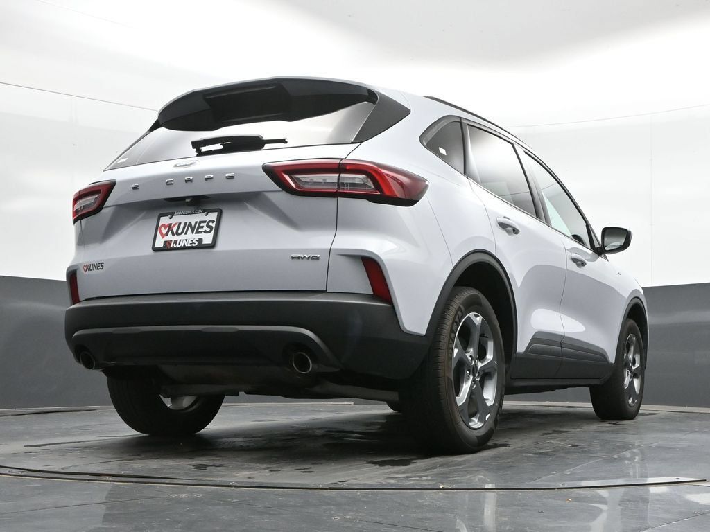 Used 2025 Ford Escape ST-Line Select AWD/4WD image 39