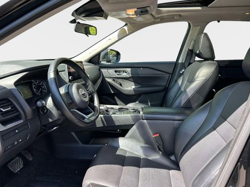 Used 2024 Nissan Rogue SV w/ SV Premium Package AWD/4WD image 13