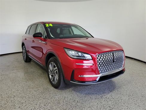 Used 2024 Lincoln Corsair FWD w/ Rear Removable Package Tray image 30