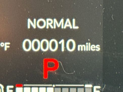 New 2026 Honda HR-V LX image 21