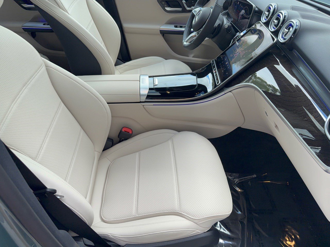 Used 2027 Mercedes-Benz GLC 300 image 30