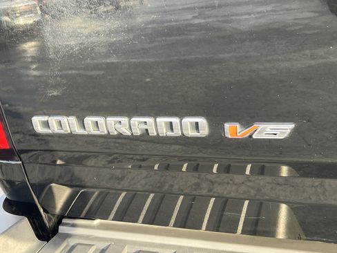 Used 2019 Chevrolet Colorado ZR2 w/ ZR2 Midnight Special Edition image 9