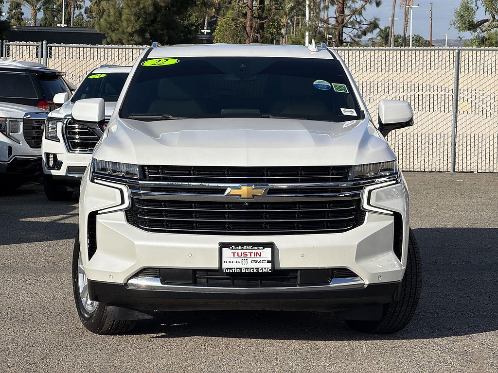 Used 2022 Chevrolet Suburban LT w/ Luxury Package AWD/4WD image 2