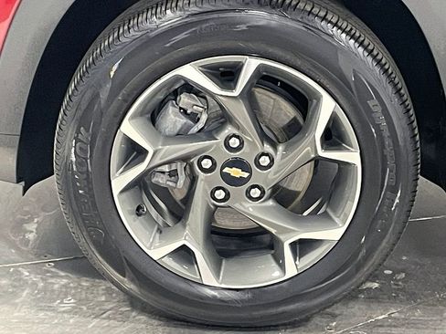 Used 2025 Chevrolet Trax LT image 16