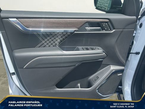 New 2026 GMC Acadia Denali w/ Super Cruise Package FWD image 10