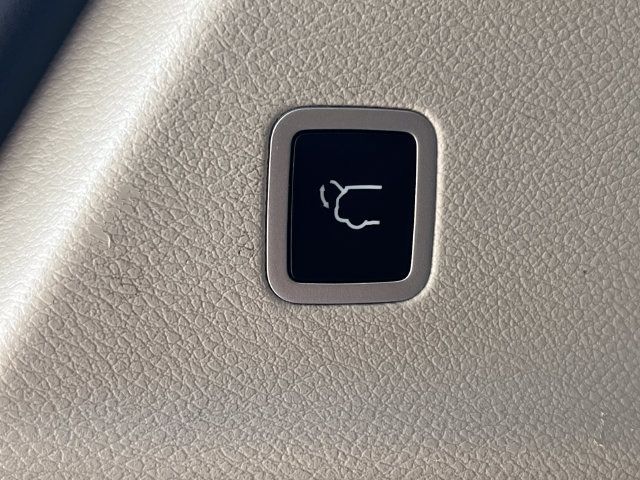 Used 2024 Chrysler Pacifica Touring-L w/ Road Tripper Package FWD image 39