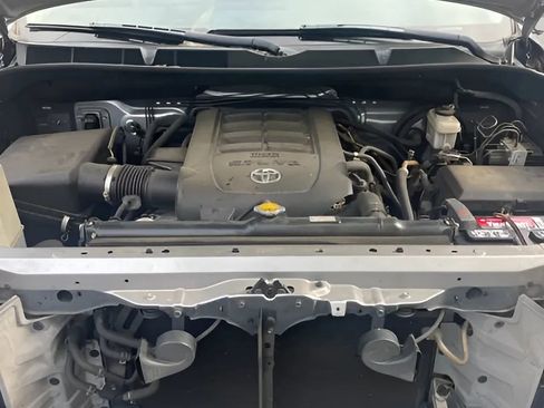 Used 2011 Toyota Tundra Limited w/ Memory Pkg RWD image 18