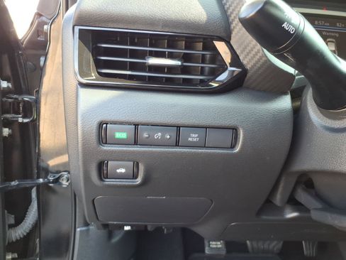 Used 2021 Nissan Sentra SV FWD image 14
