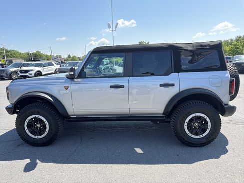 Used 2024 Ford Bronco Badlands AWD/4WD image 7