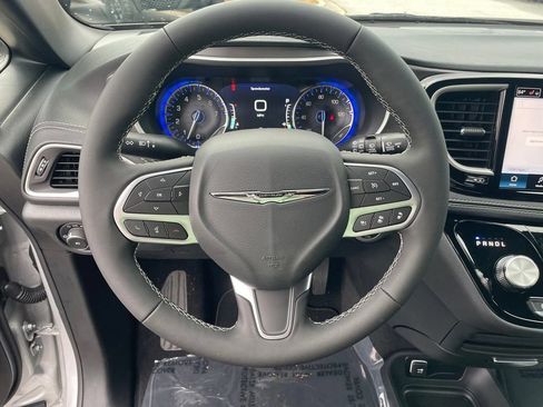 New 2026 Chrysler Pacifica Select FWD image 13