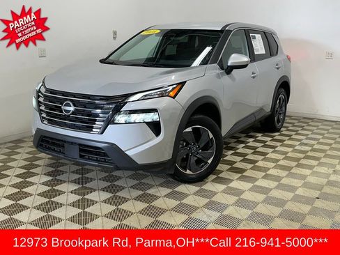 Used 2025 Nissan Rogue SV FWD image 1