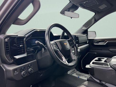 Used 2023 Chevrolet Silverado 1500 LT image 13