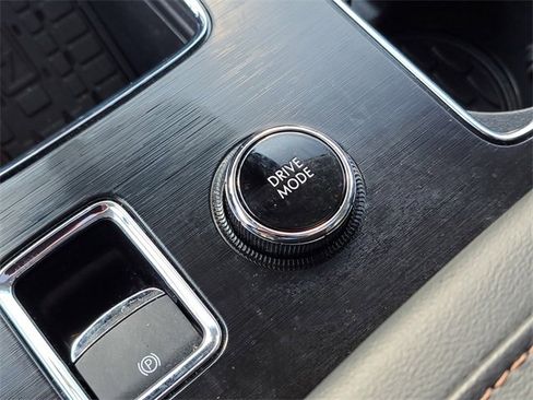 Used 2025 Lincoln Aviator AWD image 16