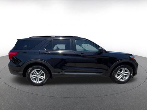 Used 2023 Ford Explorer XLT w/ Equipment Group 202A RWD image 16