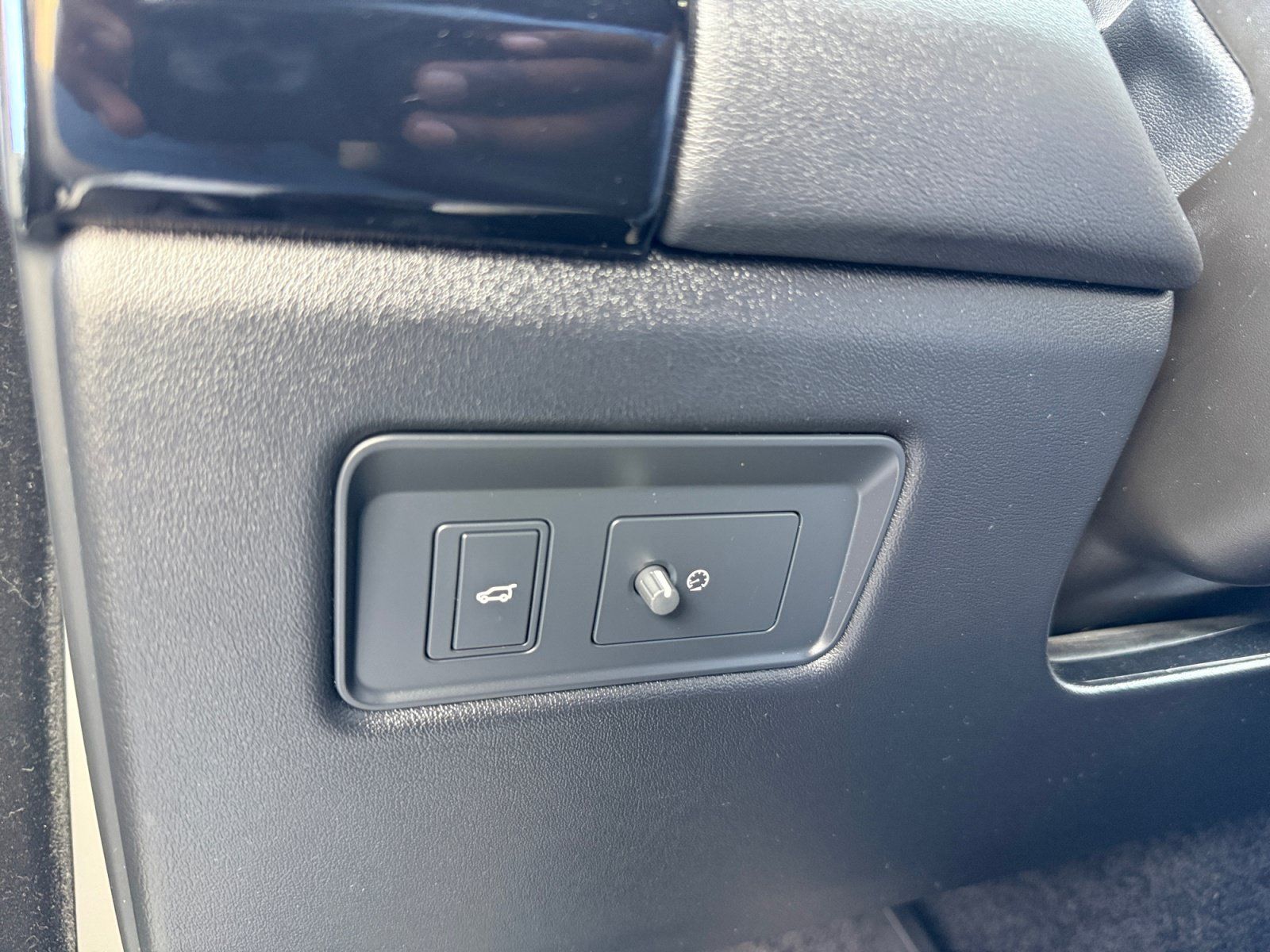 Used 2019 Land Rover Range Rover AWD/4WD image 21