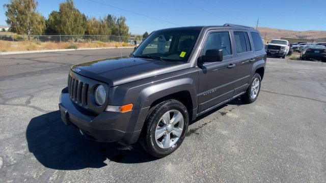 Used 2016 Jeep Patriot Sport w/ Tire & Wheel Group AWD/4WD image 4