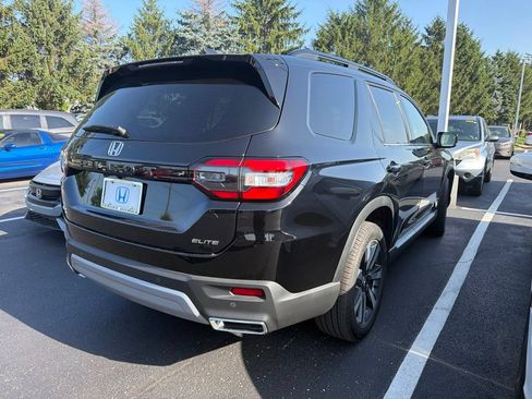Used 2024 Honda Pilot Elite image 3