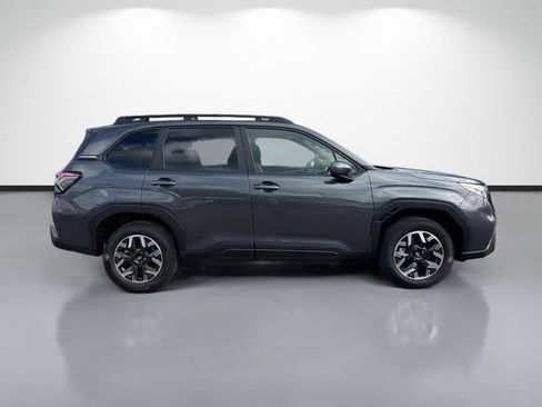 Used 2026 Subaru Forester Premium AWD/4WD image 2