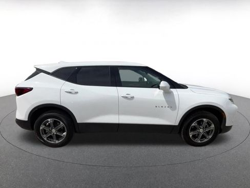 Used 2025 Chevrolet Blazer LT FWD image 16